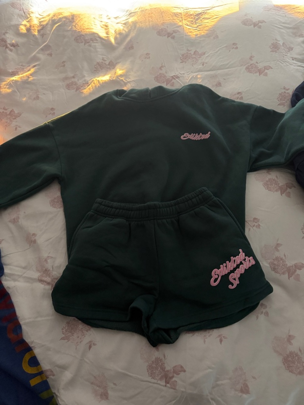Edikted Dark Green Sweatshirt and Shorts Set with Pink Script